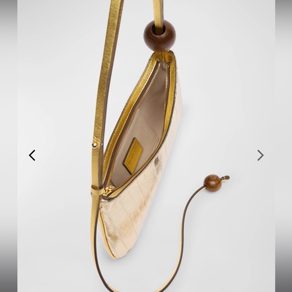 Jacquemus
Le Bisou Perle Striped Shoulder Bag - Picture 9 of 12